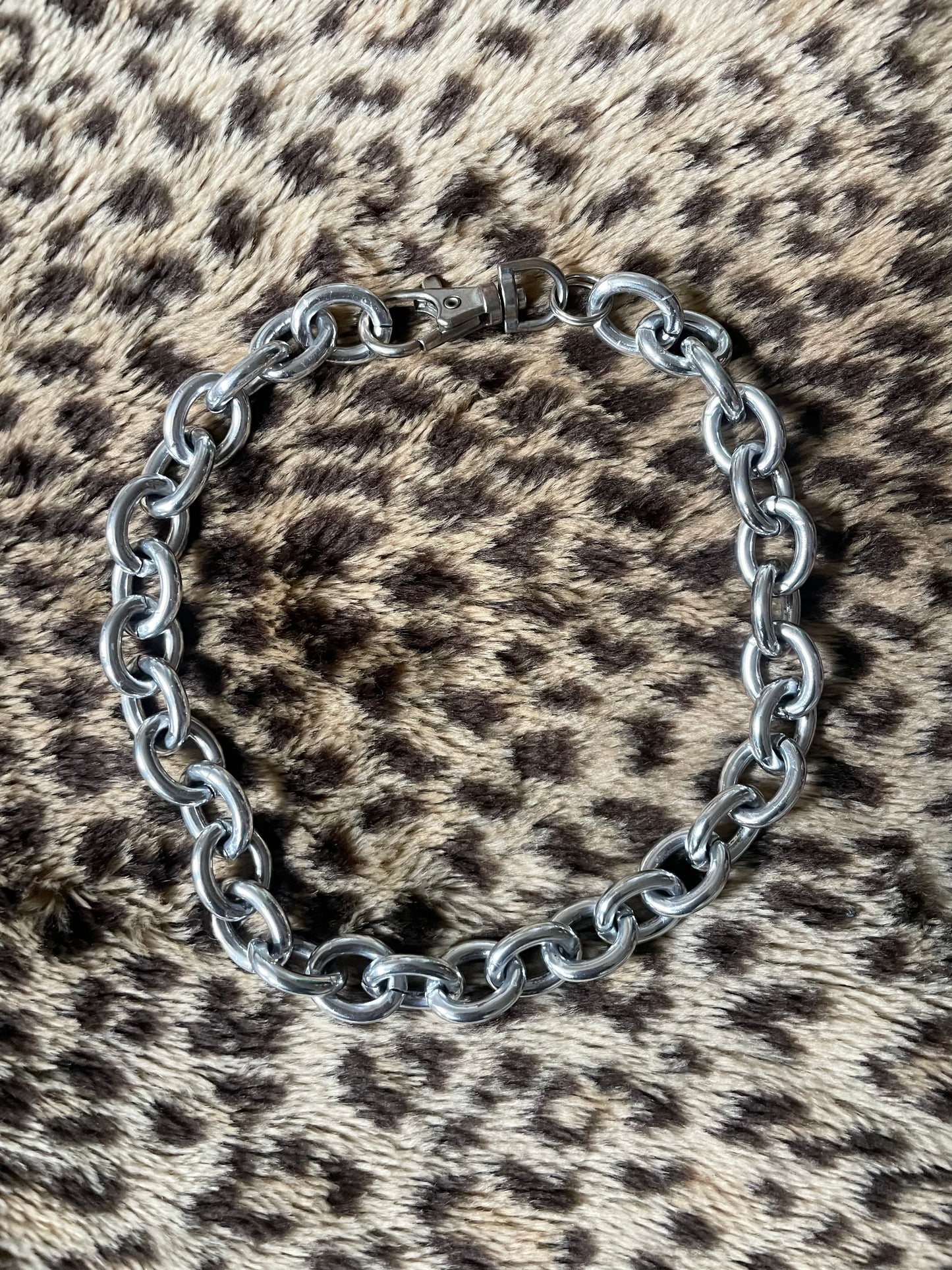 CHAIN CHOKER
